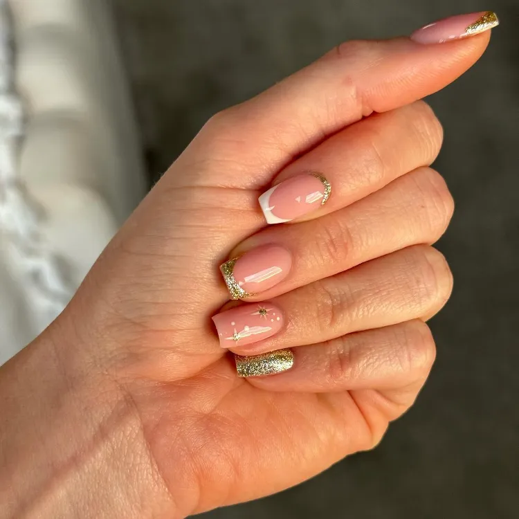 48 Glamorous Gold Nail Designs That Shine Bright